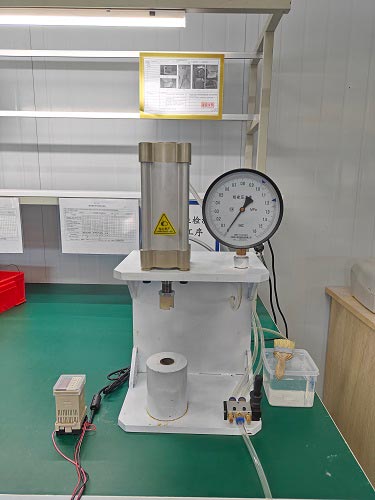 Leak detector