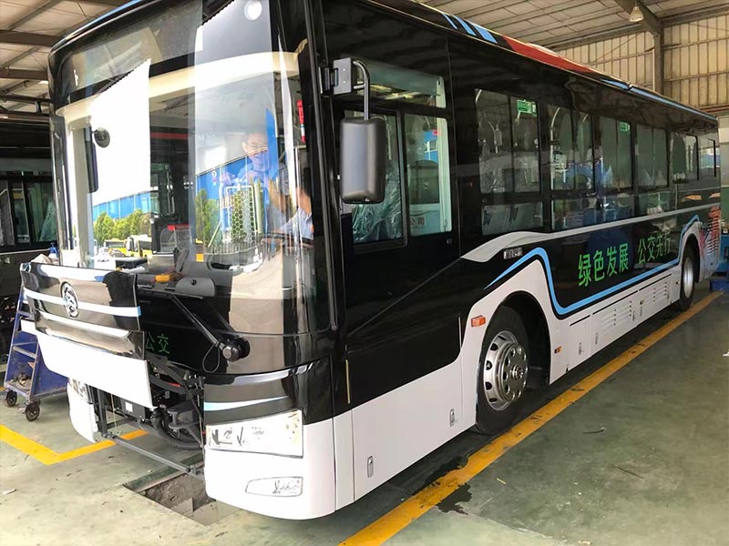 Bus air tank drain valve